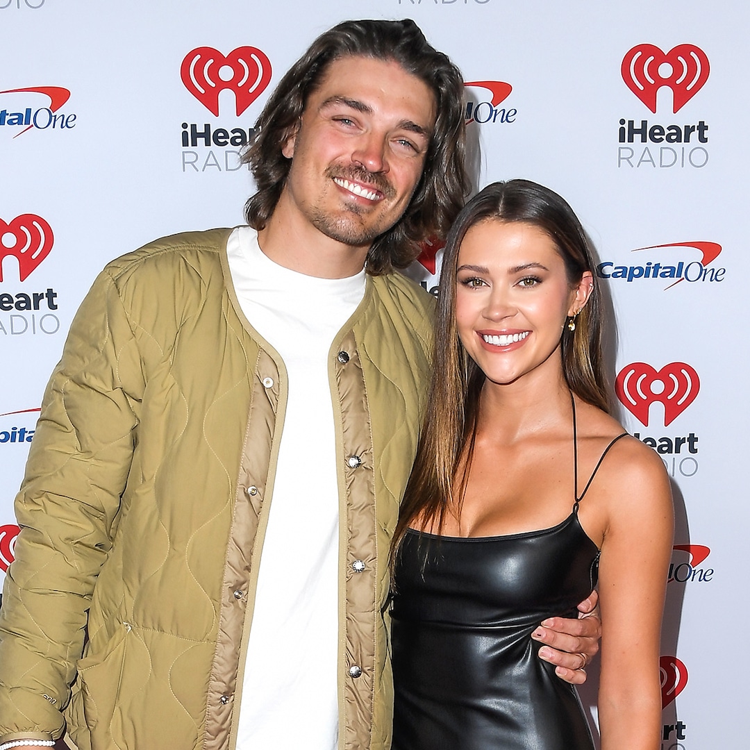 Bachelor Nation’s Dean Unglert Marries Caelynn Miller-Keyes Bachelor Nation’s Dean Unglert Marries Caelynn Miller-Keyes